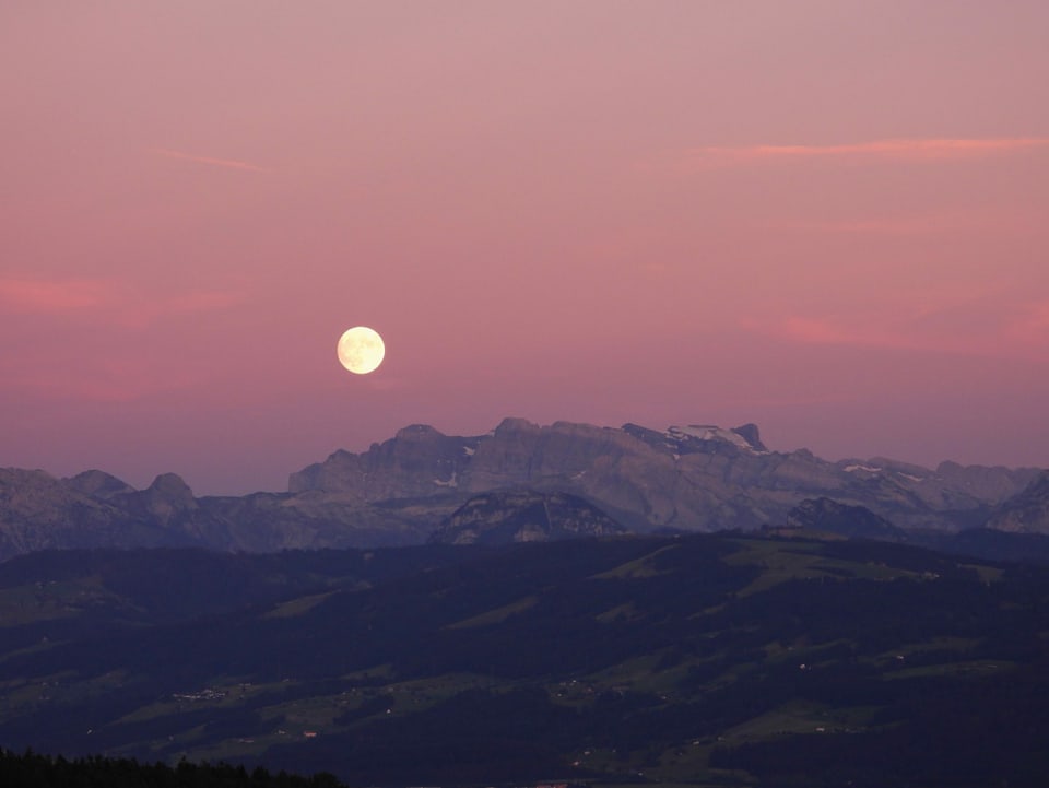 Mond vor Abendrot