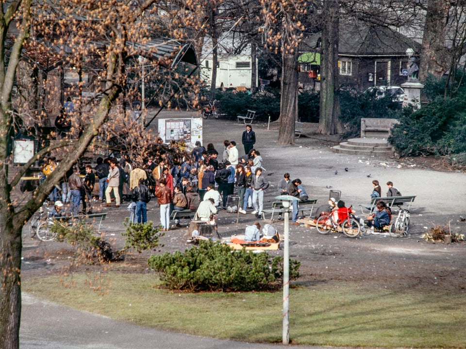 Junkies auf dem Platzspitz zur Zeit der offenen Drogenszene.