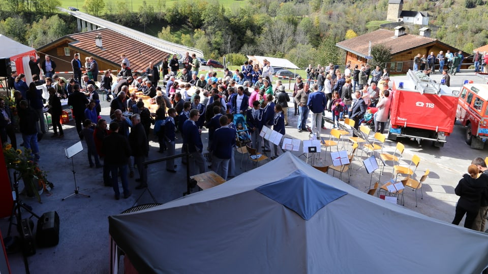 Ad ina tipica festa a Suraua en tuttas quatter uniuns activas. 