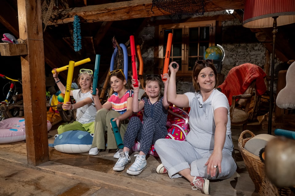 Rätoromanische Kinderlieder: Dachboden, Lied, Kinderlied, Fasnacht, Singen, Sommer, Muschel