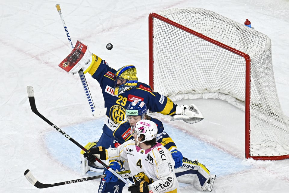 Sandro Aeschlimann, Goalie des HCD.