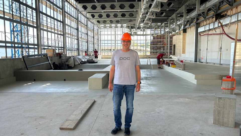 Foto von Claudio Casutt in der neuen Halle des FlemXpress