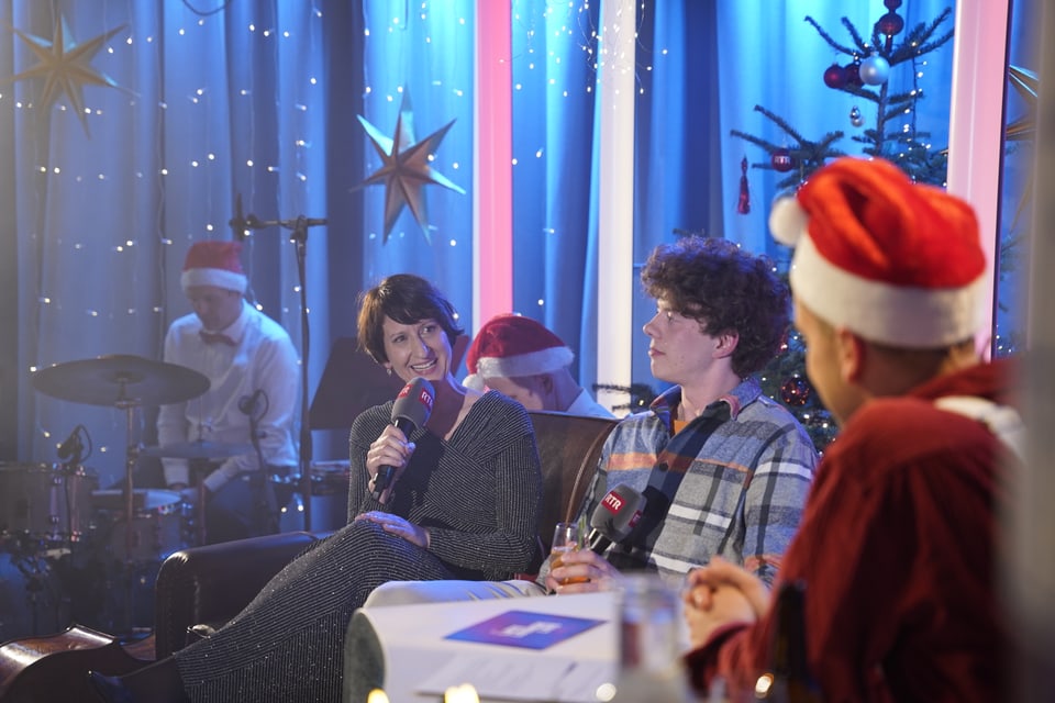 Martina Hug und Tamino Weggler im Gespräch mit Elias Tsoutsaios.