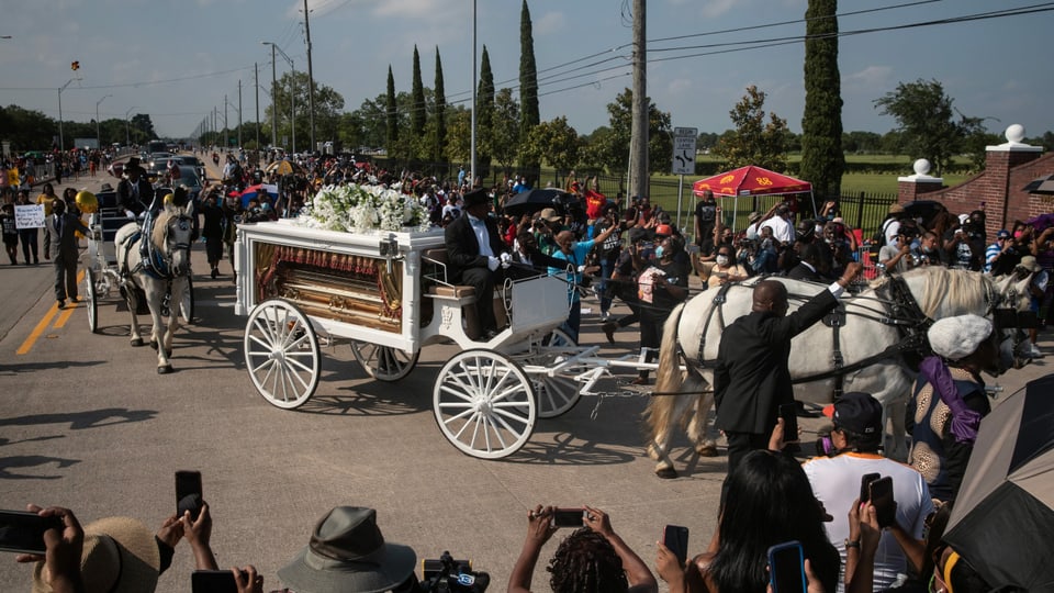 Nach Trauerfeier In Houston George Floyd In Pearland Beigesetzt News Srf