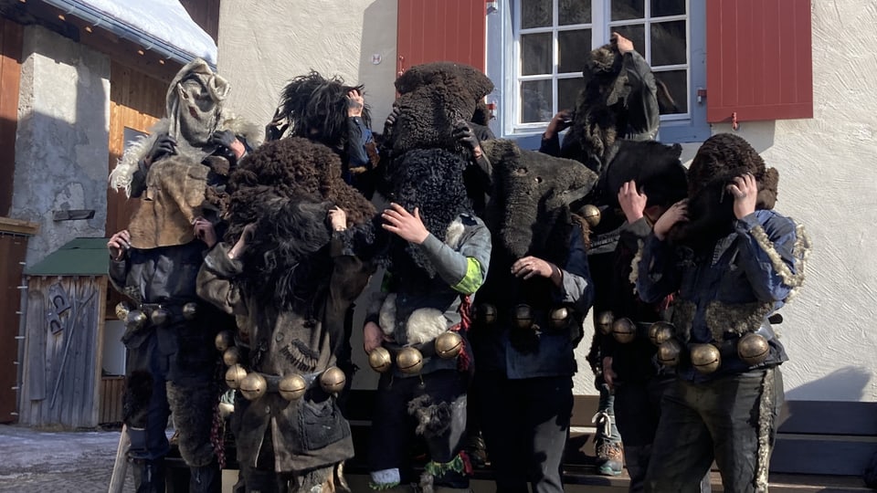 Bräuche und Traditionen in Graubünden: Pschuuri