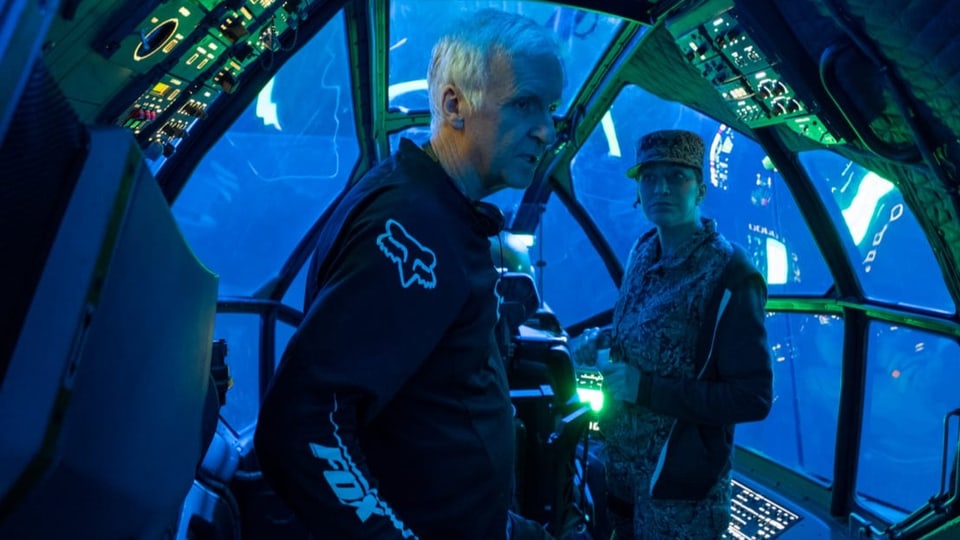 James Cameron führt in einem U-Boot Regie.