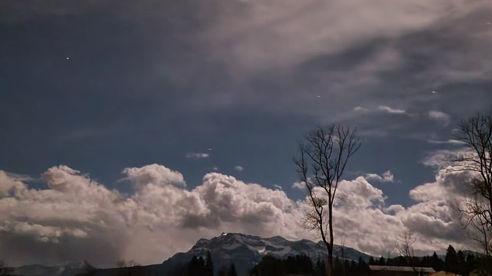 In der Nacht zogen die Wolken schnell über die Gegend von Neuenkirch.