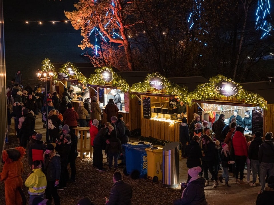 Weihnachtsmarkt im Zauberpark