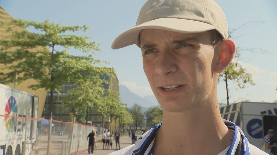 Junger Mann beim FCL-Stadion