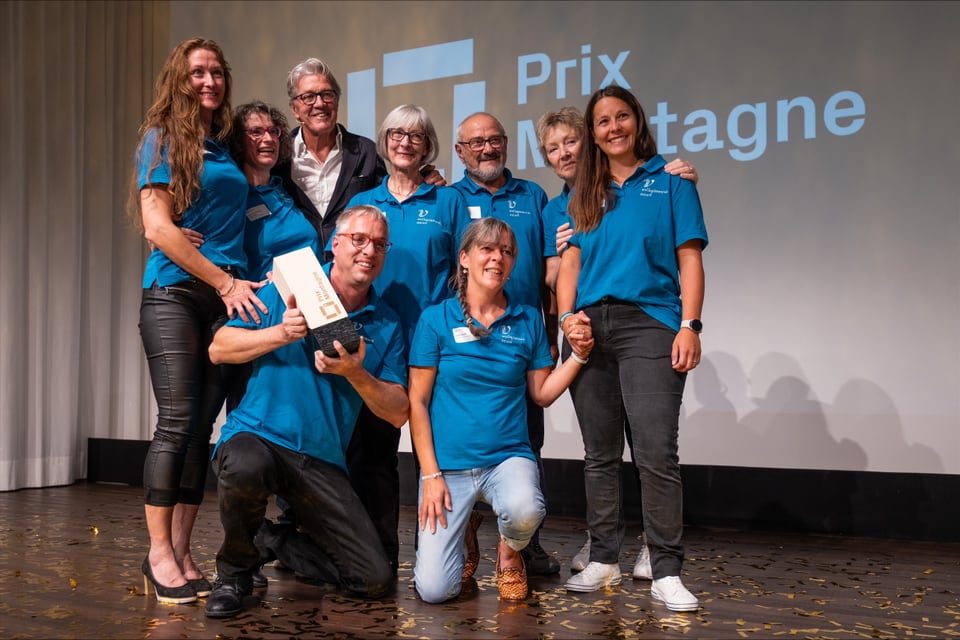 Die Gewinner auf der Bühne bei der Preisvergabe des Prix Montagne.