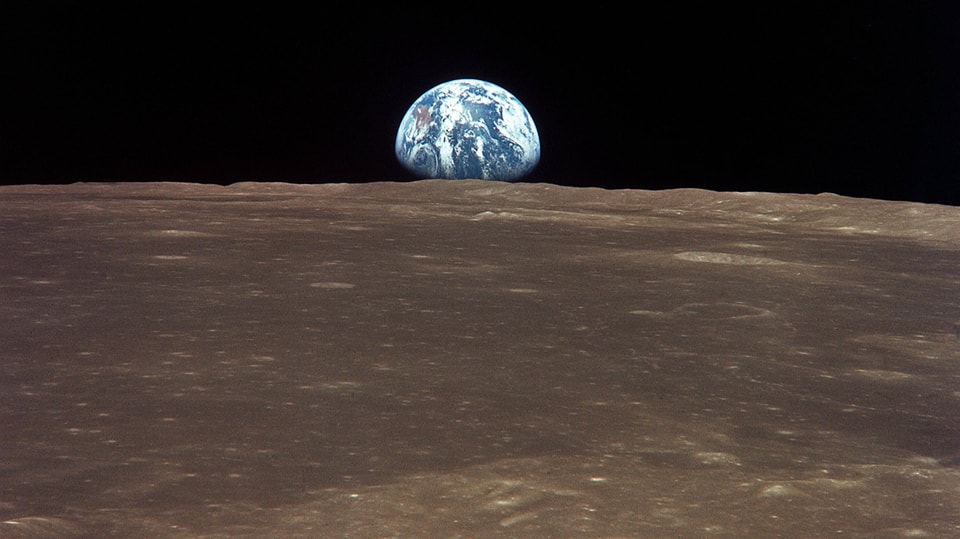 Erde vom Mond aus.