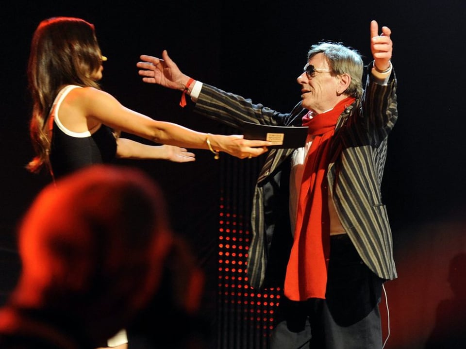 Im Jahr 2011 wurde Polo Hofer bei den «Swiss Music Awards» für sein Lebenswerk geehrt.
