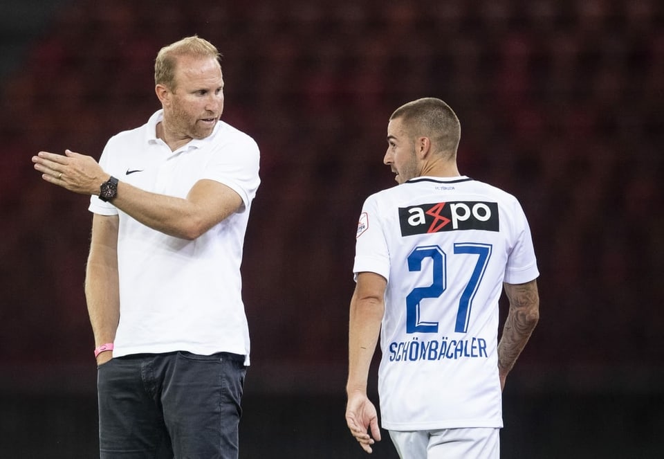 Marco Schönbächler muss sich nach seiner verbalen Entgleisung gegenüber dem Unparteiischen bei Trainer Ludovic Magnin erklären.