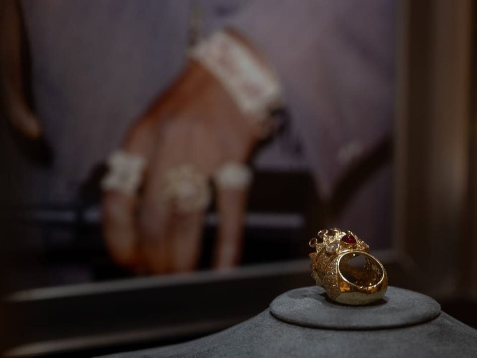 Goldener Ring ausgestellt