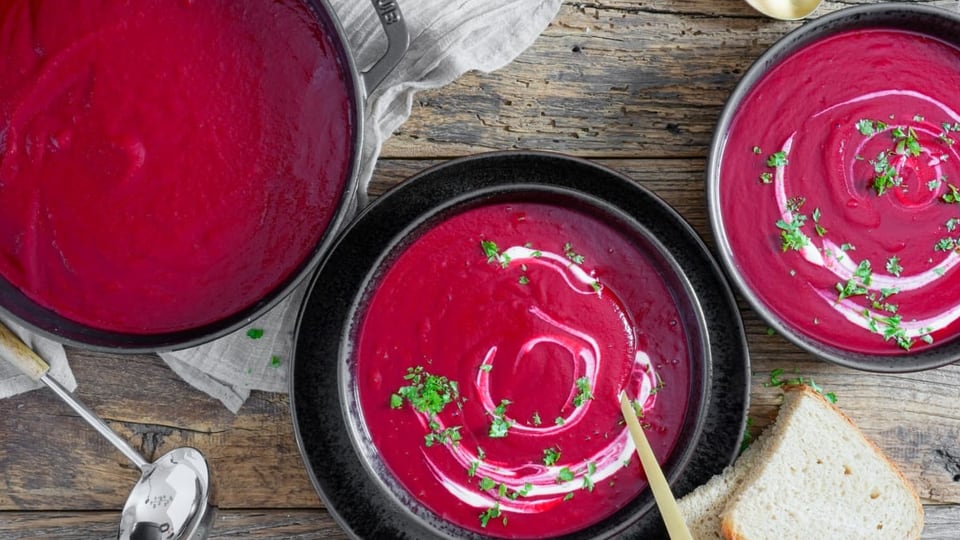 Rezept für eine Weihnachtssuppe: Rote Beete Suppe mit Lebkuchengewürz