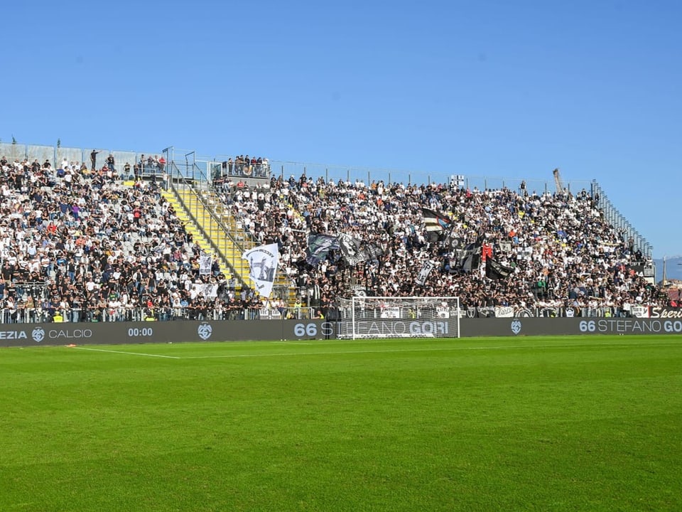 Ansicht eine Tribünenseite des Stadions von Spezia Calcio