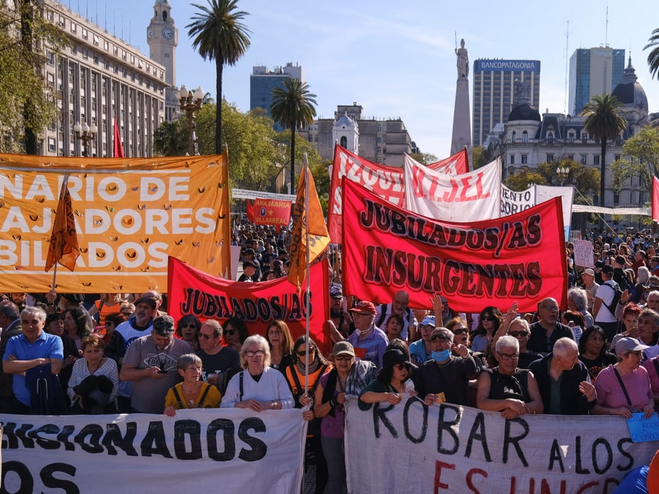 Protest von argentinischen Rentner und Rentnerinnen