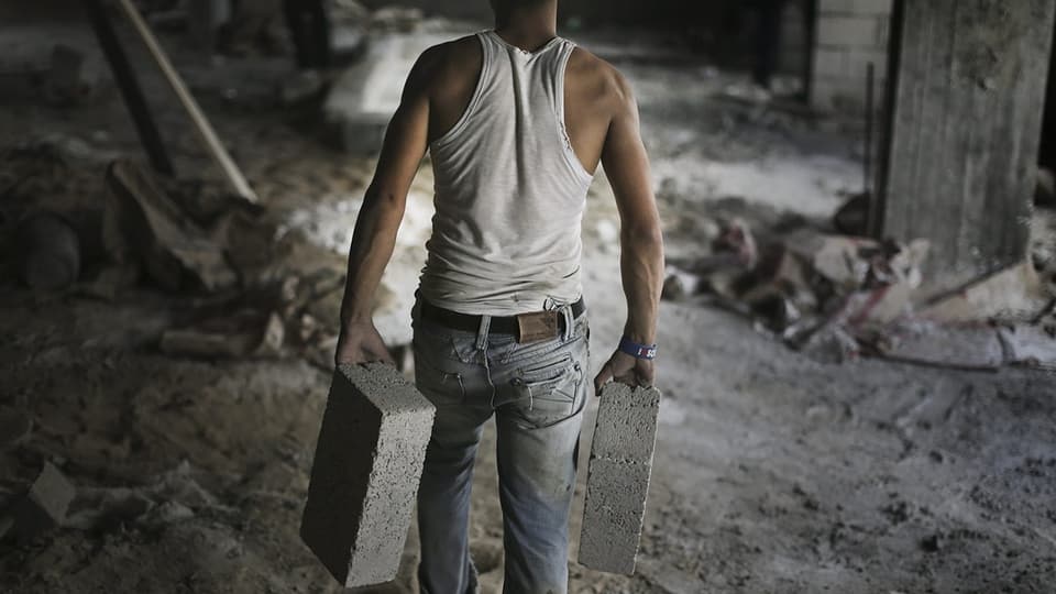 Palästinensischer Arbeiter auf Baustelle