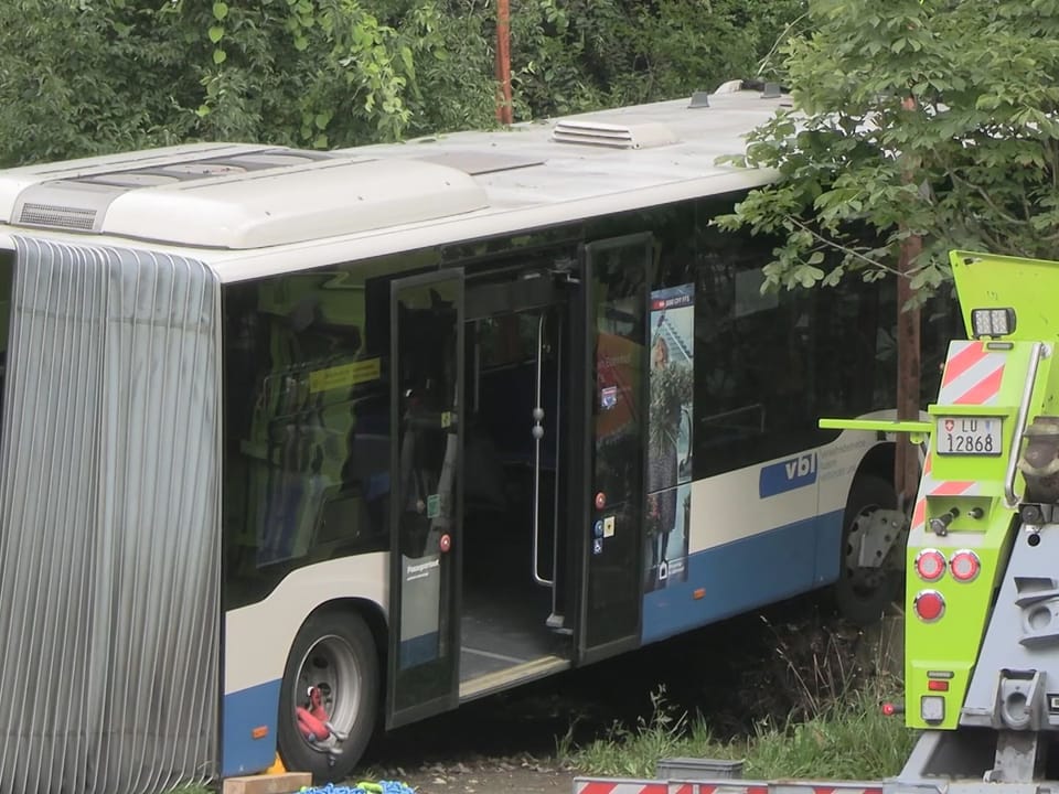 Bus in einen Unfall verwickelt.