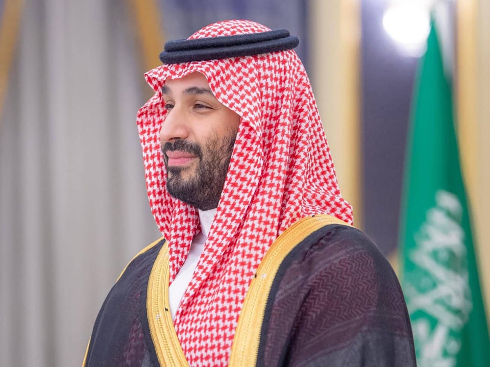 Kronprinz von Saudi Arabien, Porträt. Er schaut nach links im Bild.