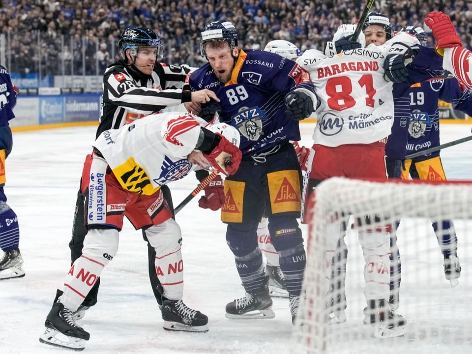 Justin Abdelkader im Kampf mit Inaki Baragano.