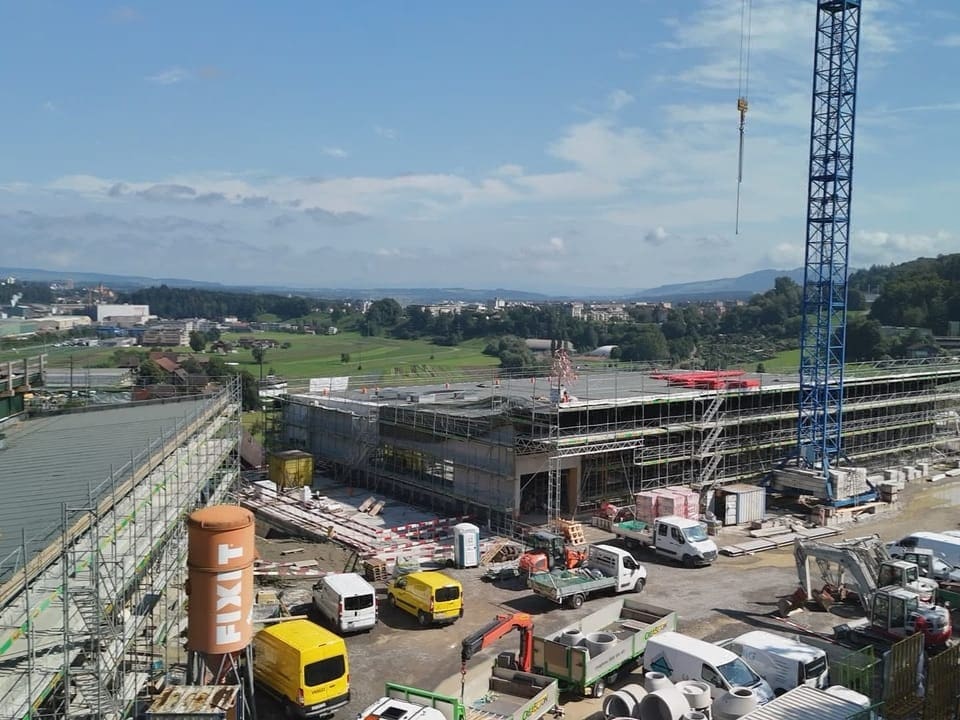 Baustelle des Schulhauses Littau Dorf aus der Vogelperspektive