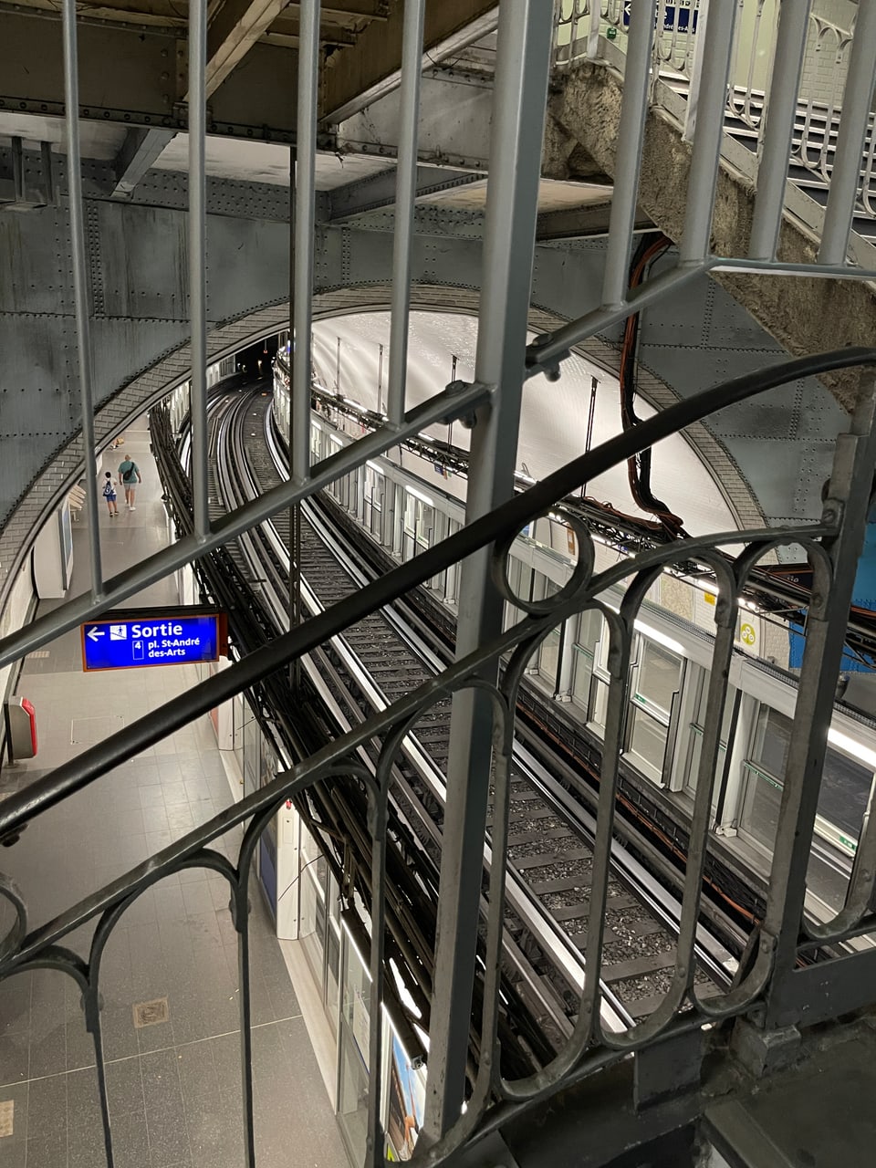 Paris 2024: Eingang zur Metro.