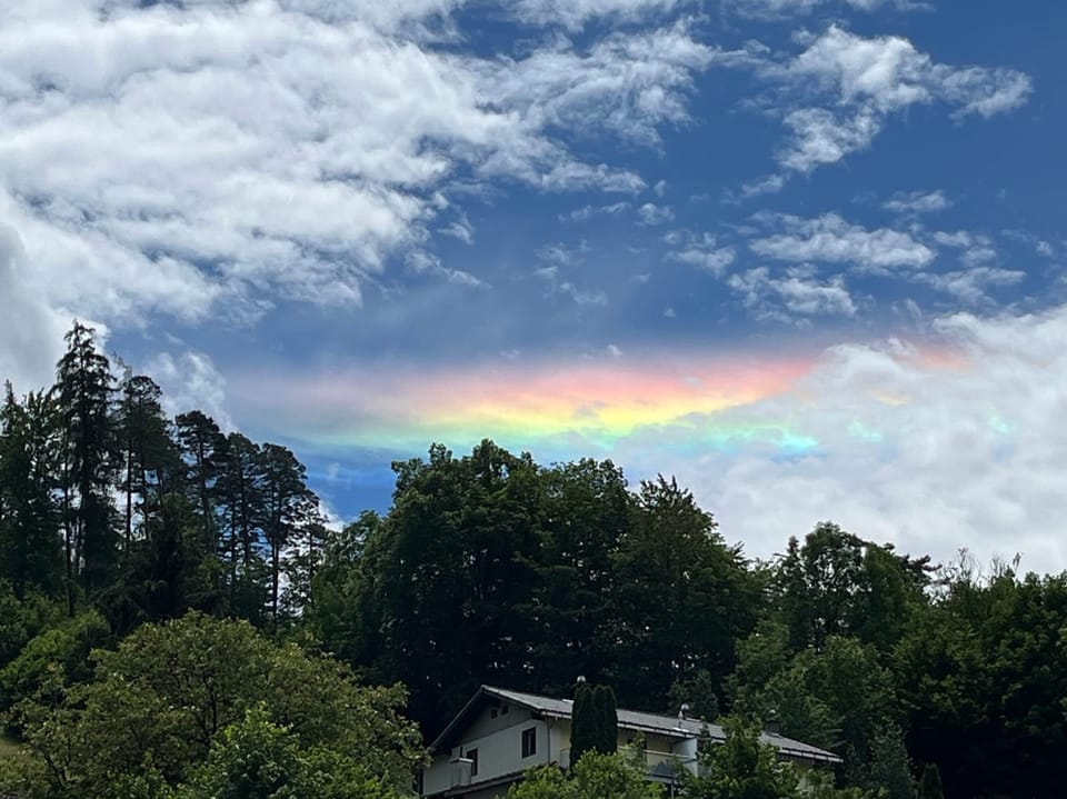 Wolke in Regenbogenfarben