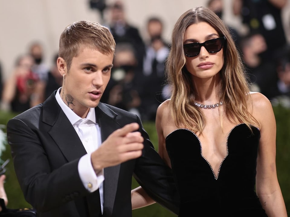 Justin Bieber und Hailey Bieber besuchen die Met Gala 2021.