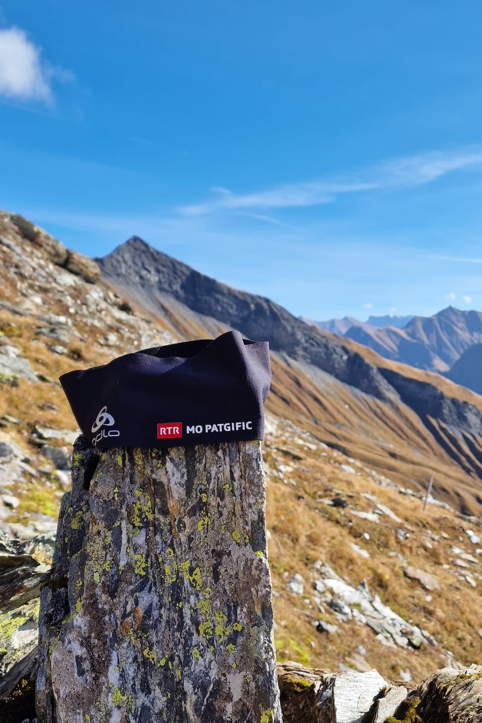 Muments: Herbstlandschaft oberhalb von Vrin, Fil da Ramosa