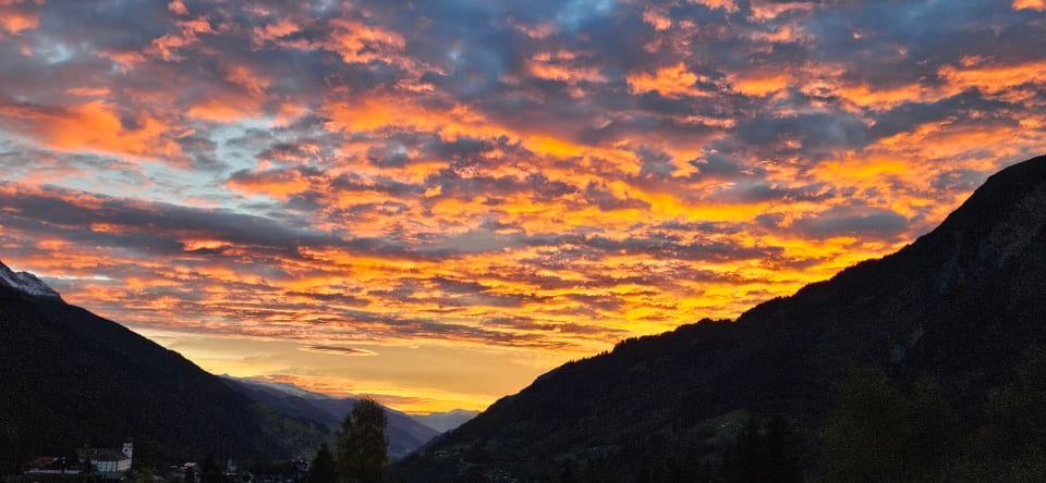 Disentis mit Abendrot