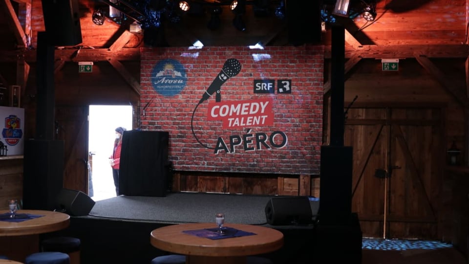 Bühne in der KuhBar, wo die Comedians auftreten