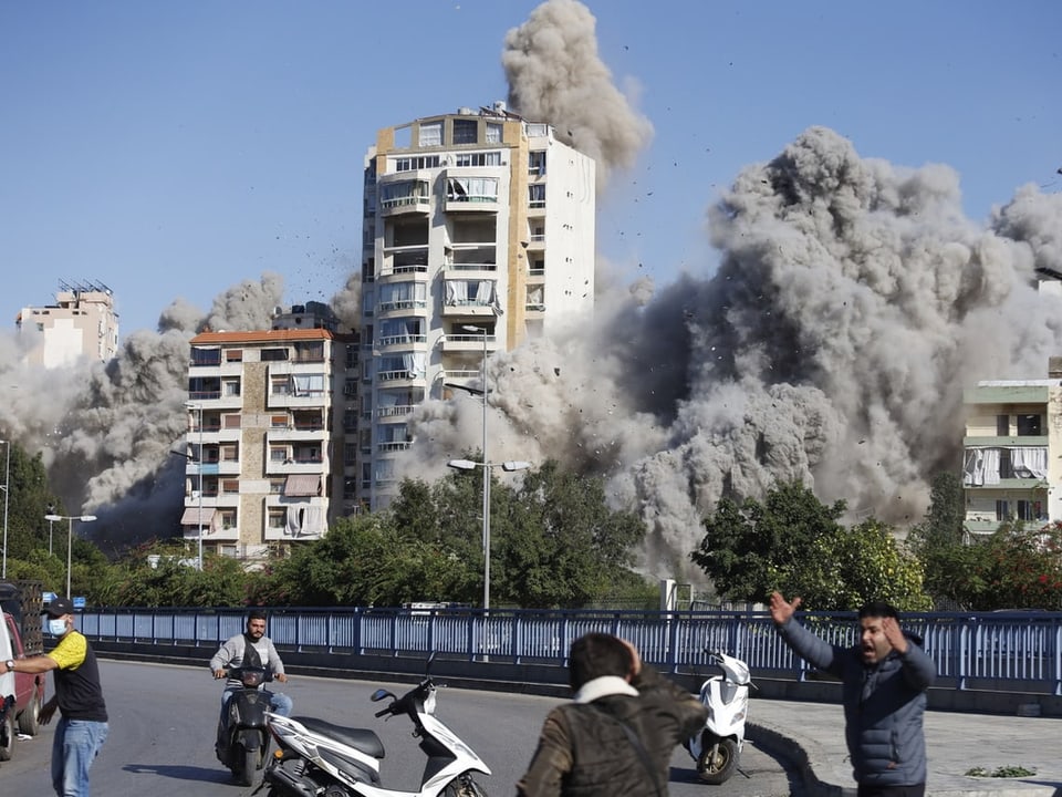 Explosionen bei mehreren Gebäuden.