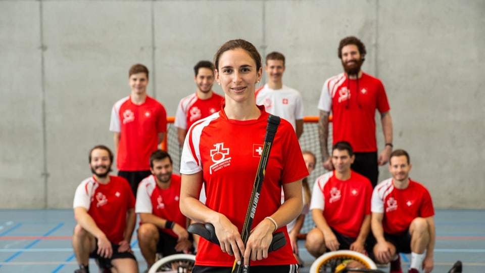 Ramona Hürzeler und ihr Team posen für die Kamera.