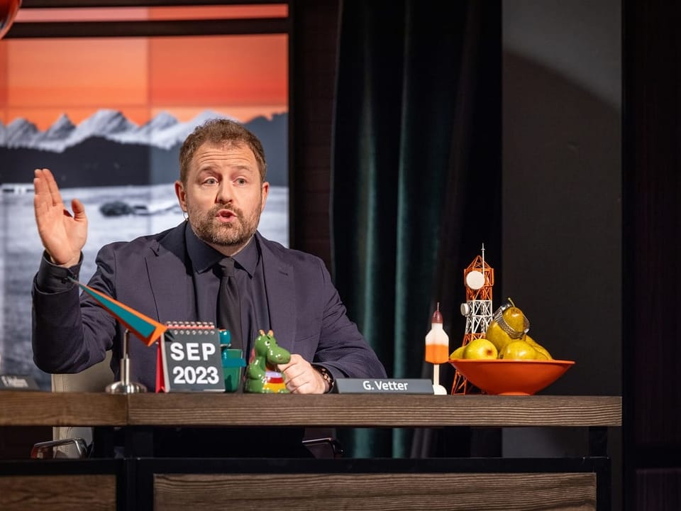 Satiriker und Komiker Gabriel Vetter moderiert «Die Sendung des Monats» auf SRF.