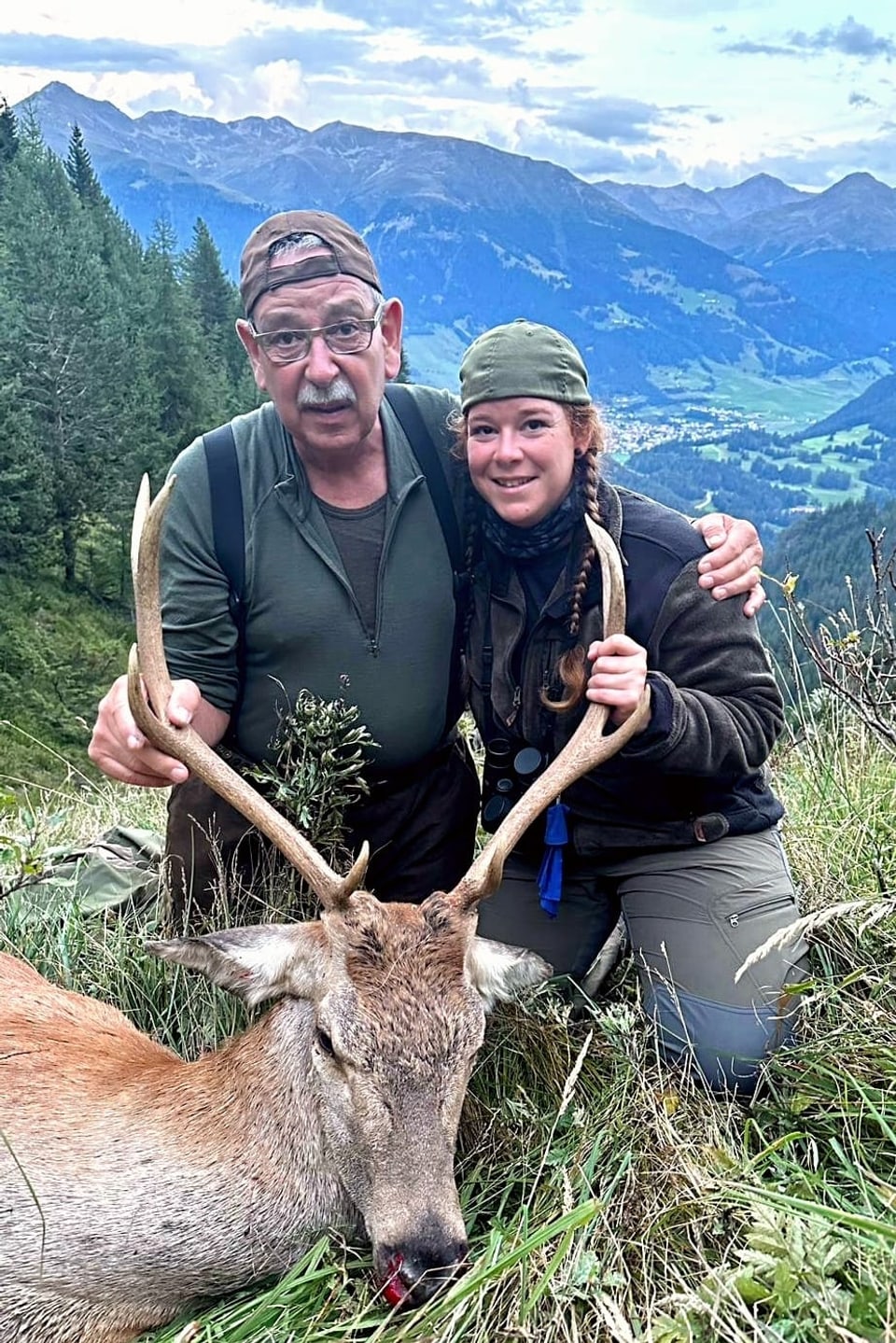 Jäger mit Tochter und Hirsch.