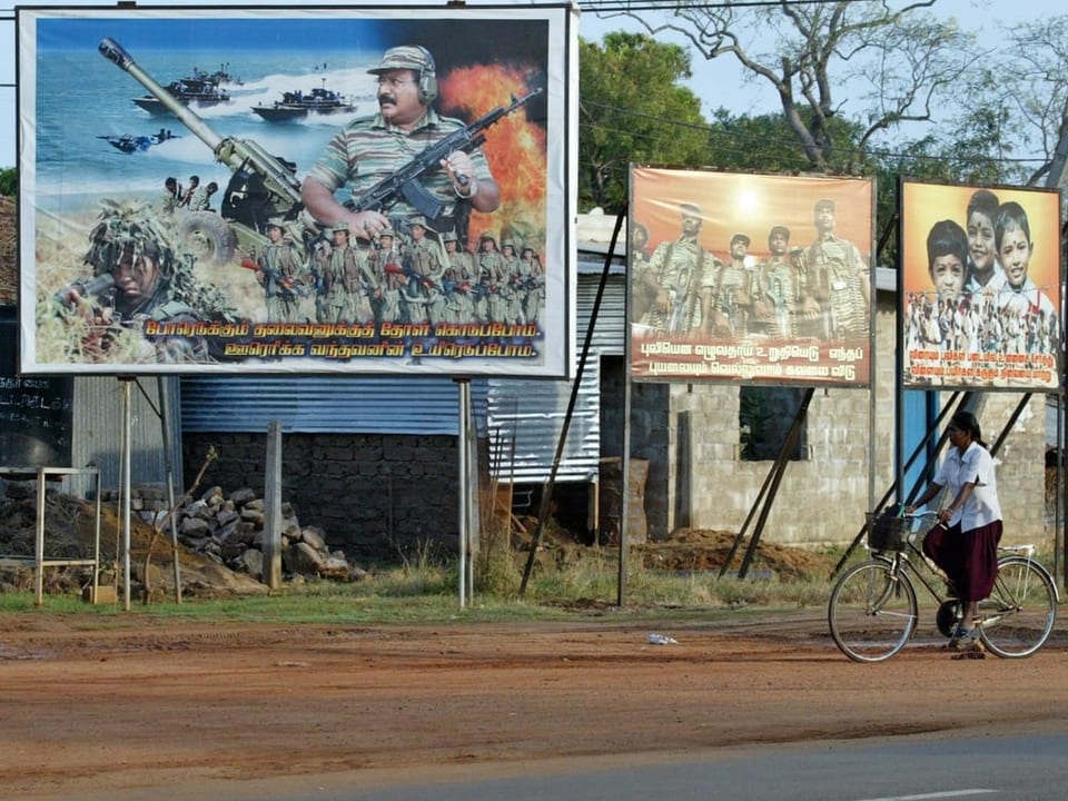 Strassenplakate im Nordosten des Landes mit Abbildungen von Kämpfern der Tamil Tigers