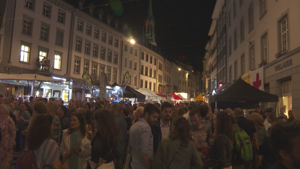 Menschenmenge in St. Galler Innenstadt