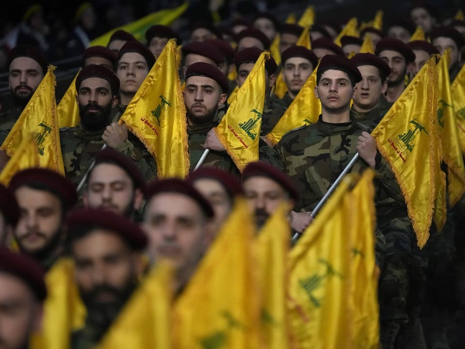 Hisbollah-Kämpfer an einer Parade zum Al-Quds-Tag.
