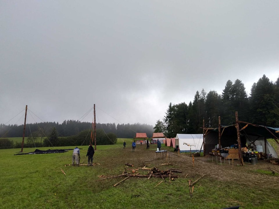 Zeltlager im Regen.