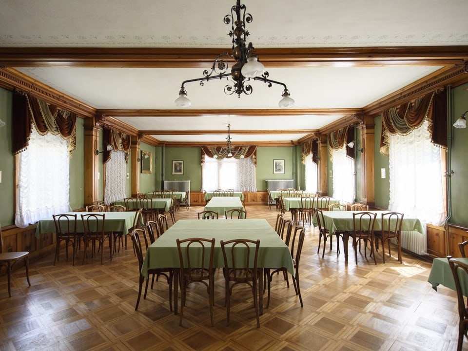 Blick in den Speisesaal im Jugendstil.