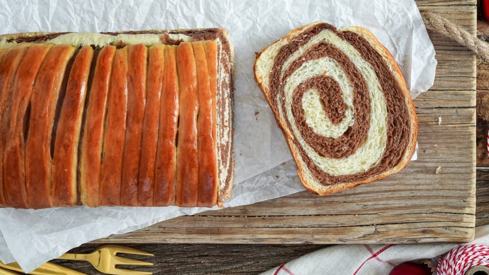 Rezept für ein Weihnachtsgebäck: Zimtschneckenkuchen