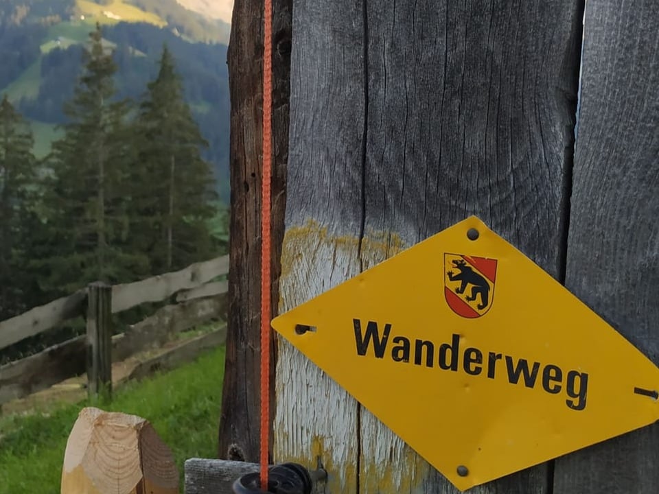 Wanderwegschild der Berner Wanderwege.