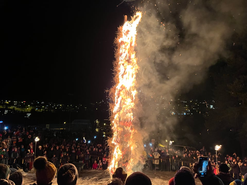 Bräuche und Traditionen: Hom strom