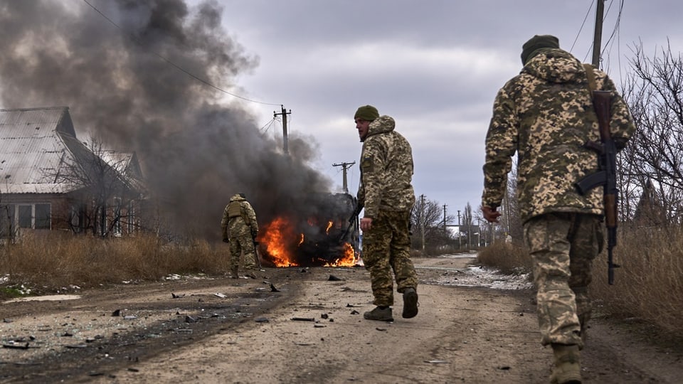 Ukrainische Soldaten an der Front bei Donetsk.