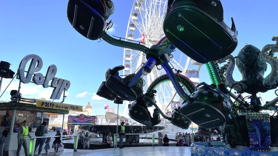 Riesenrad und Chilbi-Bahn vor dem KKL in Luzern