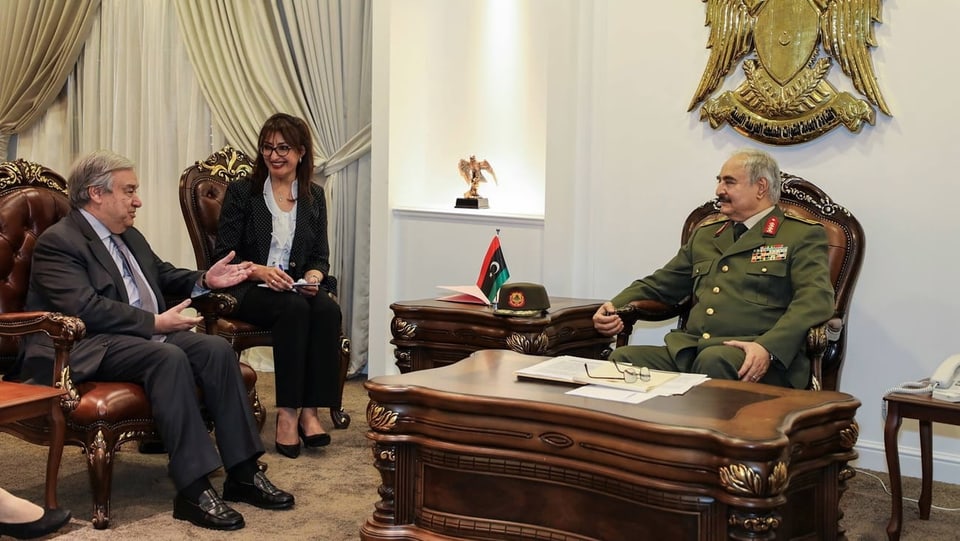 UNO-Chef Antonio Guterres und der libysche General Chalifa Haftar (rechts)