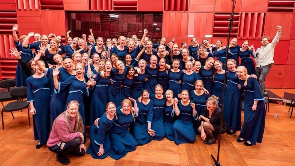 Copenhagen Girls Choir – Mädchen in blauen Kleidern