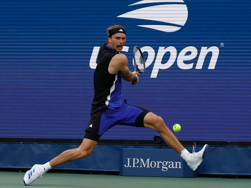 Tennisspieler bei den US Open im Schlag.