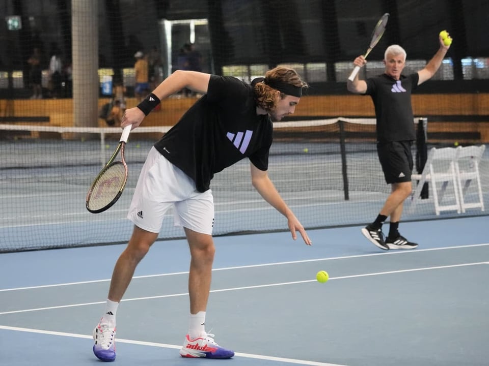 Stefanos Tsitsipaas bereitet sich mit seinem Vater und Trainer Apostolos auf den Final vor.